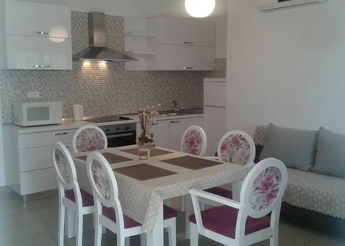 Apartments Milica